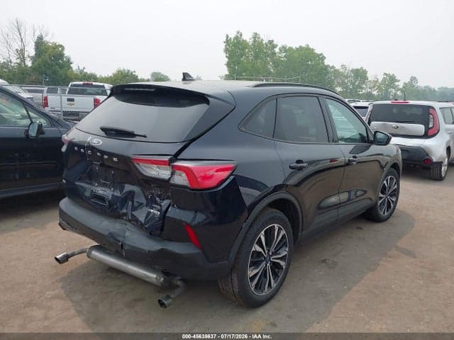 2021 FORD ESCAPE SE 4