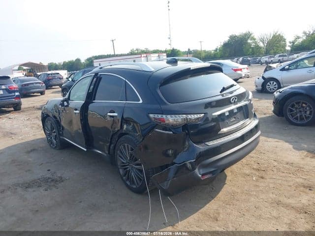 2017 INFINITI QX70 3