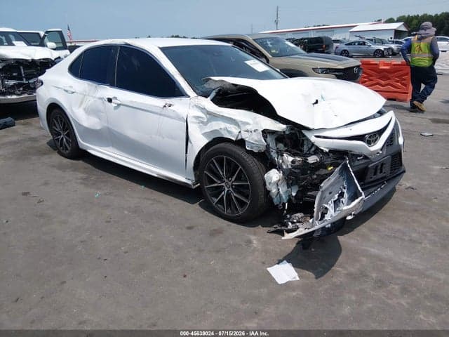 2021 TOYOTA CAMRY SE 1