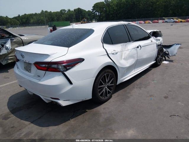 2021 TOYOTA CAMRY SE 4