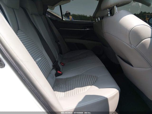 2021 TOYOTA CAMRY SE 8