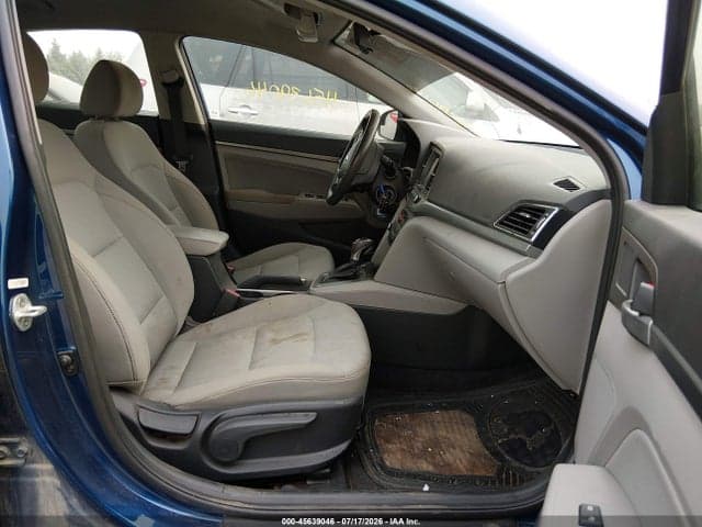 2017 HYUNDAI ELANTRA SE 5