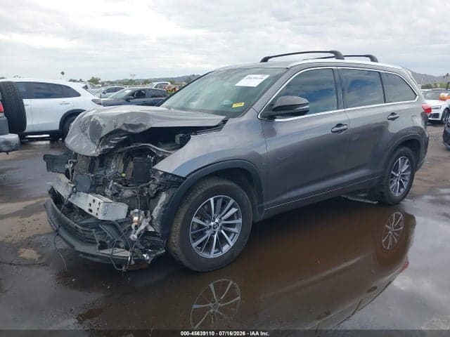 2018 TOYOTA HIGHLANDER XLE 2
