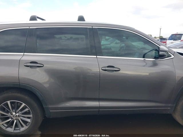2018 TOYOTA HIGHLANDER XLE 14