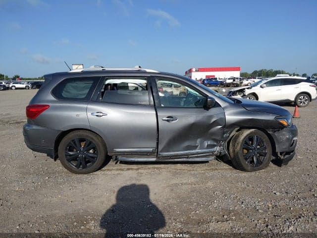 2018 NISSAN PATHFINDER PLATINUM 12