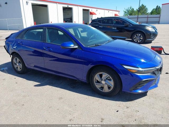 2024 HYUNDAI ELANTRA SE 1