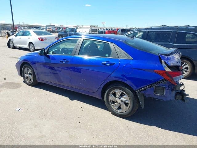 2024 HYUNDAI ELANTRA SE 3