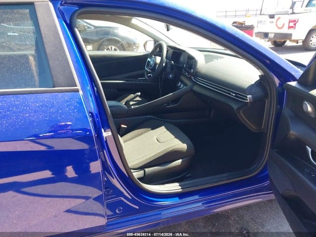 2024 HYUNDAI ELANTRA SE 5