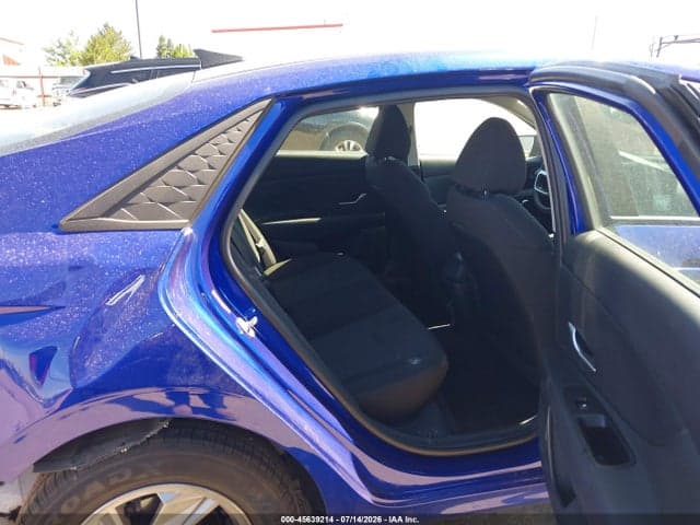 2024 HYUNDAI ELANTRA SE 8