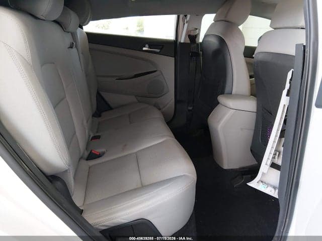 2021 HYUNDAI TUCSON SE 8