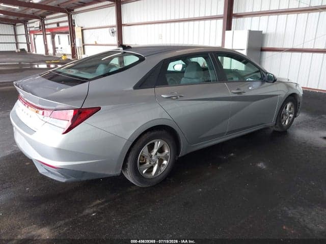 2021 HYUNDAI ELANTRA SE 4