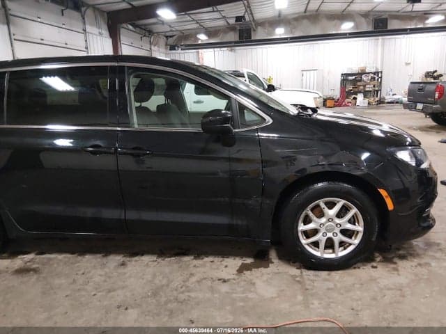 2020 CHRYSLER VOYAGER LX 6