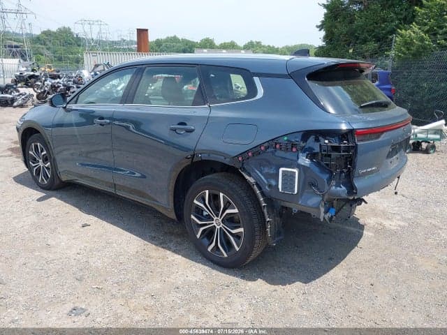 2025 TOYOTA CROWN SIGNIA XLE 3