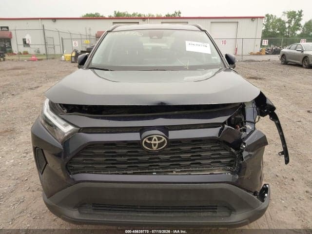 2025 TOYOTA RAV4 XLE 6