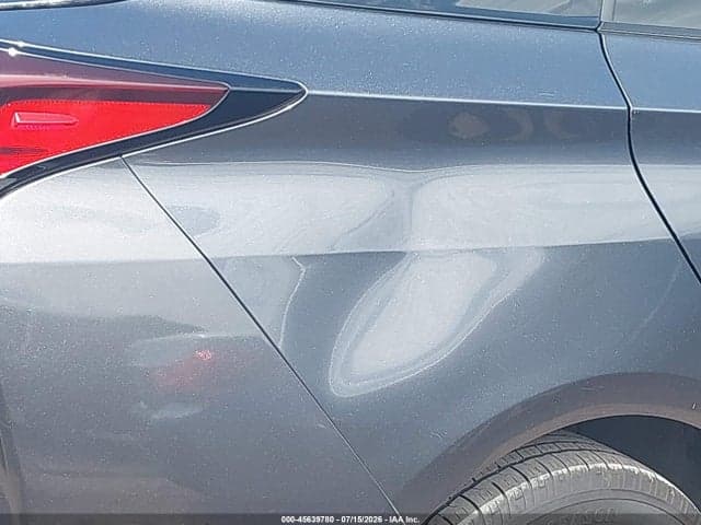 2020 TOYOTA PRIUS LE 6