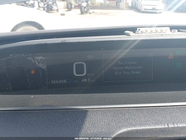 2020 TOYOTA PRIUS LE 7