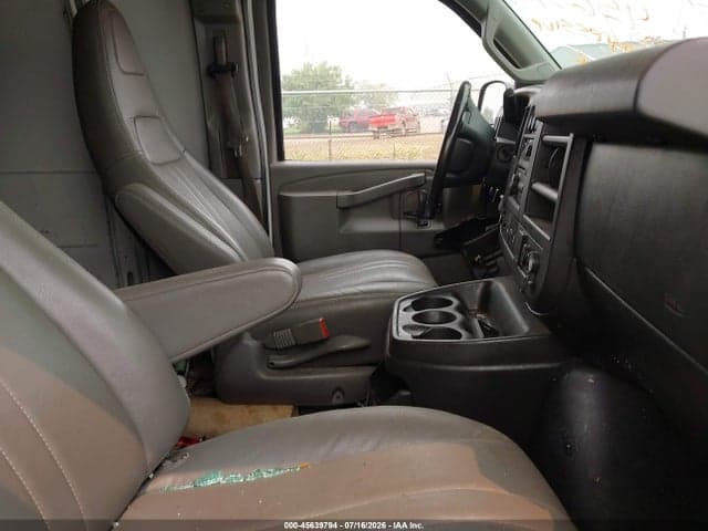 2017 CHEVROLET EXPRESS 3500 WORK VAN 5