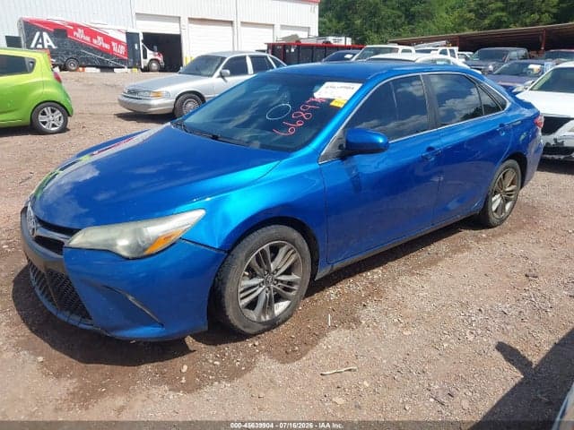 2017 TOYOTA CAMRY SE 2