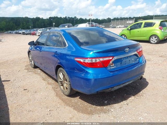 2017 TOYOTA CAMRY SE 3