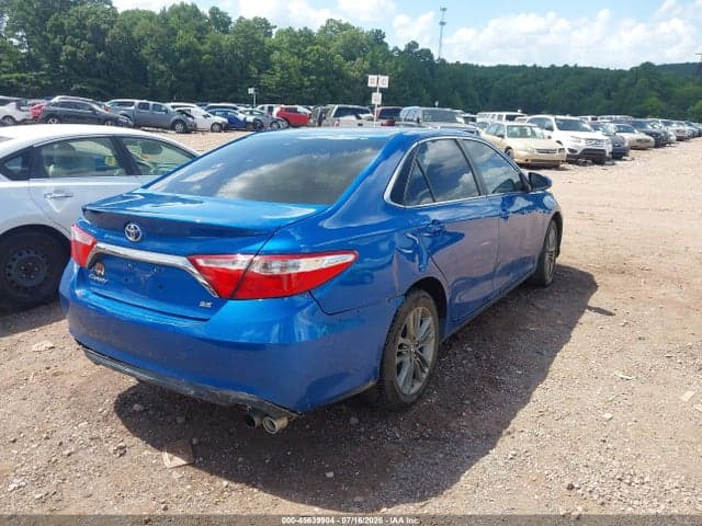 2017 TOYOTA CAMRY SE 4