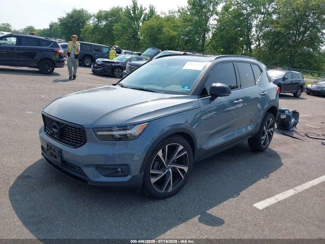 2021 VOLVO XC40 T5 R-DESIGN 2