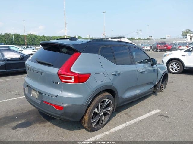 2021 VOLVO XC40 T5 R-DESIGN 4