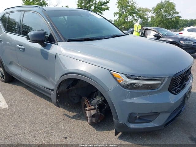 2021 VOLVO XC40 T5 R-DESIGN 6