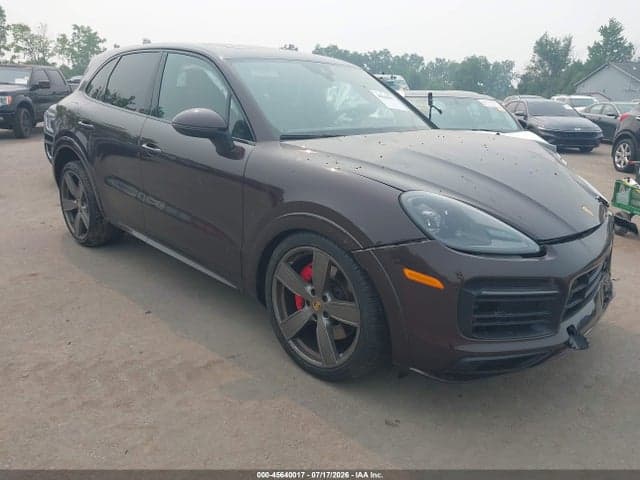 2022 PORSCHE CAYENNE GTS 1