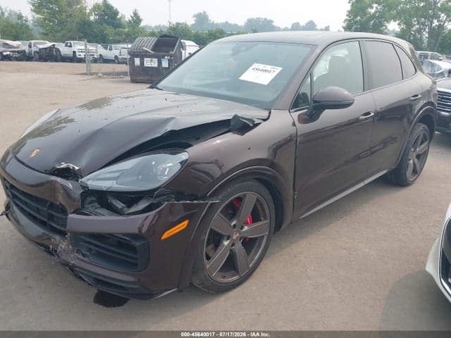 2022 PORSCHE CAYENNE GTS 2