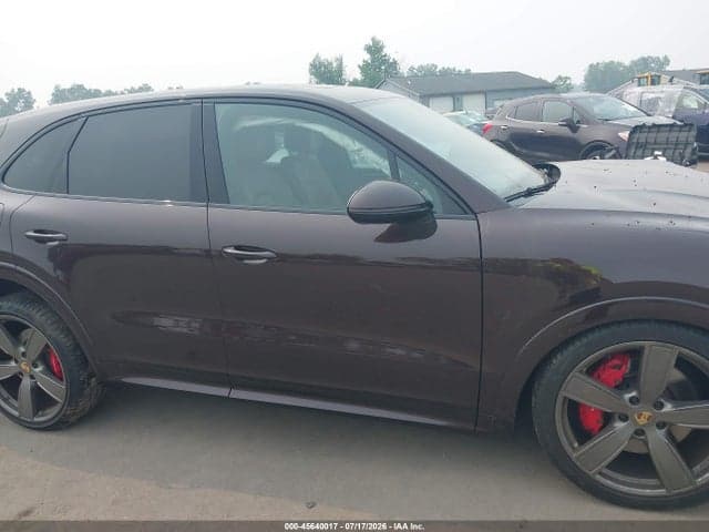 2022 PORSCHE CAYENNE GTS 13