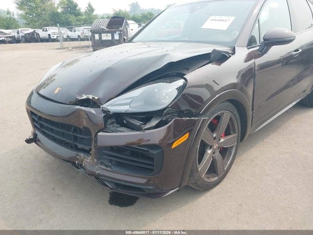 2022 PORSCHE CAYENNE GTS 6