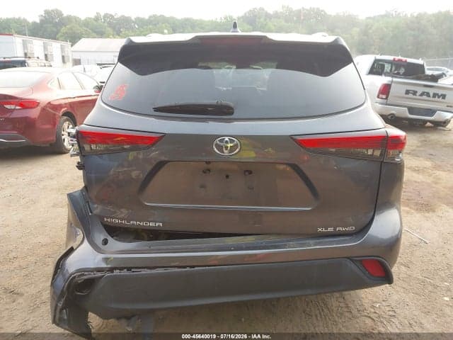 2022 TOYOTA HIGHLANDER XLE 16