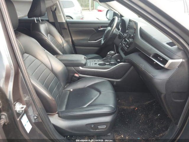 2022 TOYOTA HIGHLANDER XLE 5