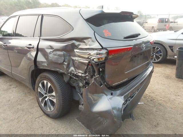 2022 TOYOTA HIGHLANDER XLE 6