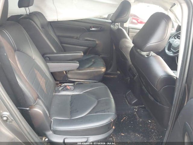 2022 TOYOTA HIGHLANDER XLE 8