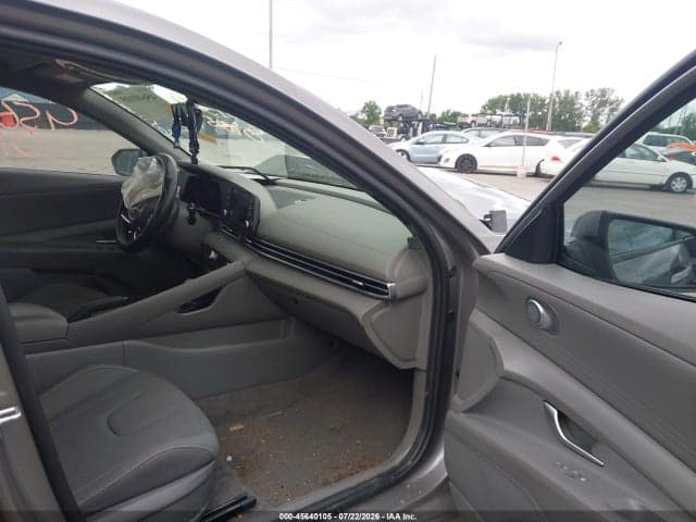 2023 HYUNDAI ELANTRA SEL 5