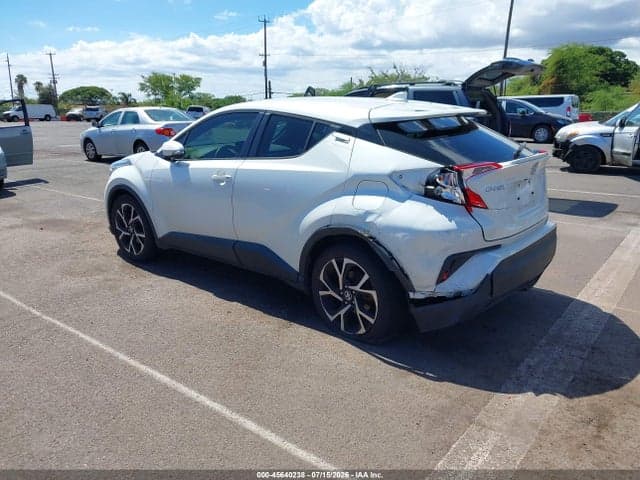 2021 TOYOTA C-HR XLE 3