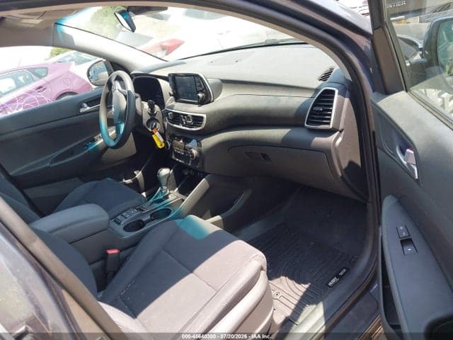 2020 HYUNDAI TUCSON SE 5
