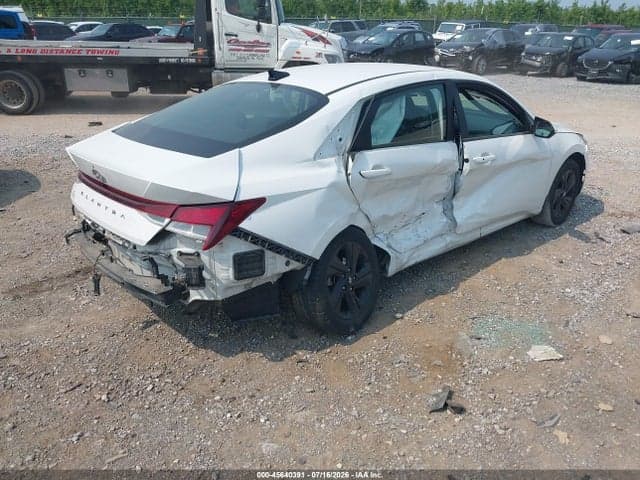2023 HYUNDAI ELANTRA SEL 4