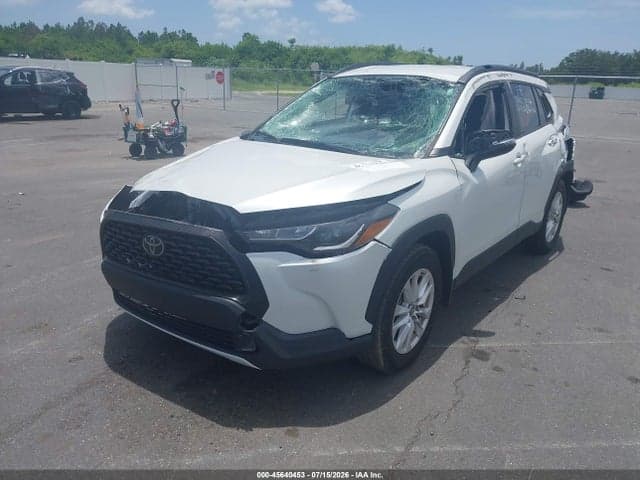 2024 TOYOTA COROLLA CROSS LE 2