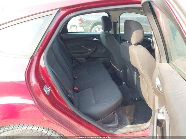 2017 FORD FOCUS SE 8