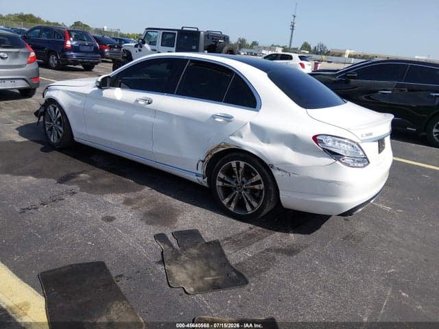 2018 MERCEDES-BENZ C 300 3