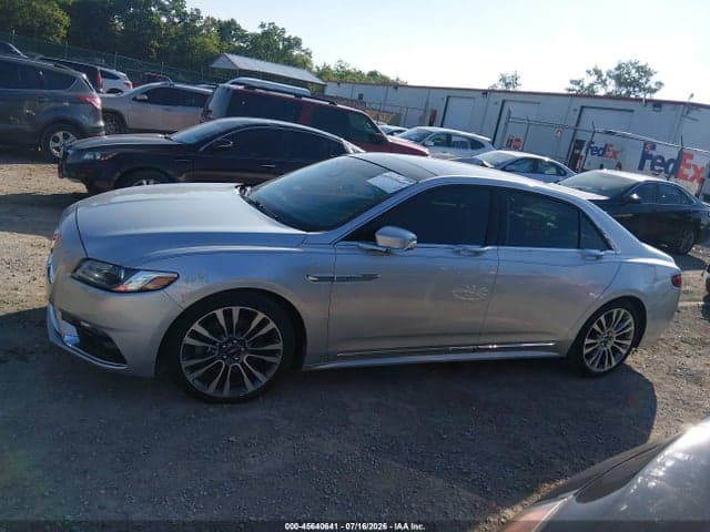 2017 LINCOLN CONTINENTAL RESERVE 14
