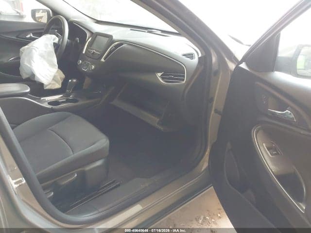 2017 CHEVROLET MALIBU 1LT 5
