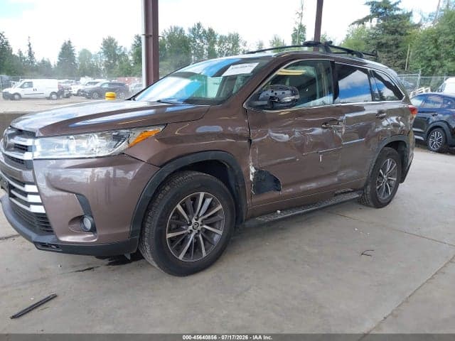 2017 TOYOTA HIGHLANDER XLE 6