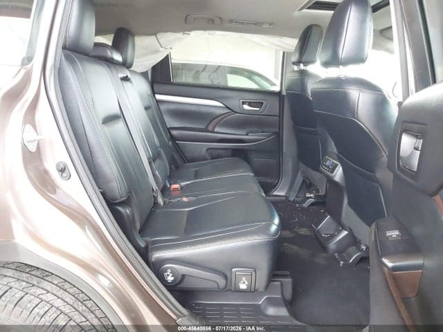 2017 TOYOTA HIGHLANDER XLE 8