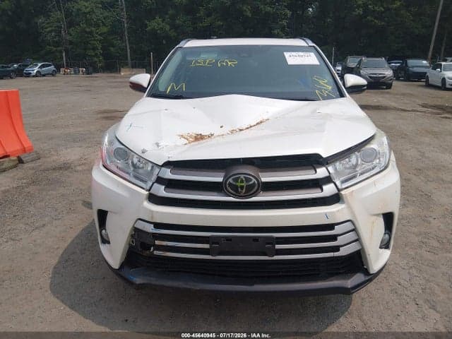 2018 TOYOTA HIGHLANDER XLE 12