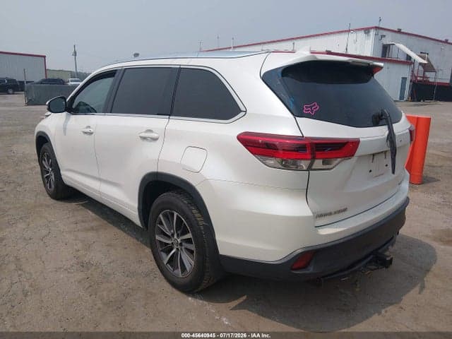 2018 TOYOTA HIGHLANDER XLE 3
