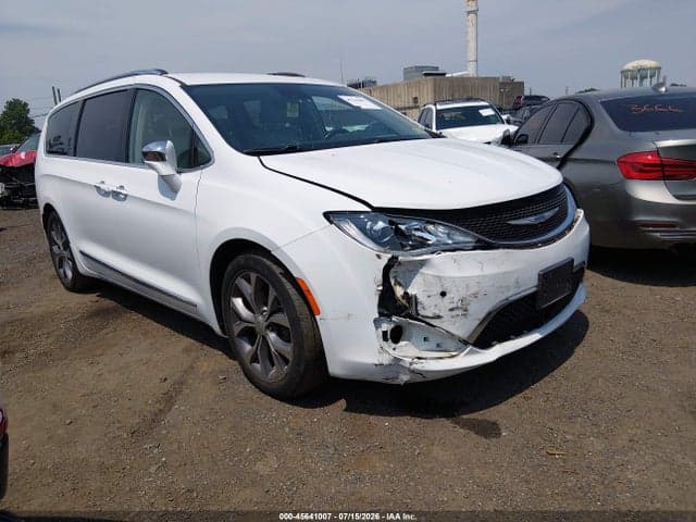 2019 CHRYSLER PACIFICA LIMITED 1