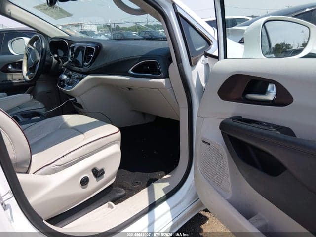 2019 CHRYSLER PACIFICA LIMITED 5